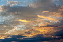 云纹理。乌云笼罩的天空。抽象的背景。雨下之前, 天空阴云密布.