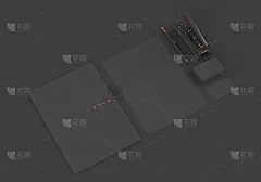 基础黑色文具模型模板品牌标识在黑暗的背景为平面设计师的演示和作品集。压花邮票。3 d渲染。