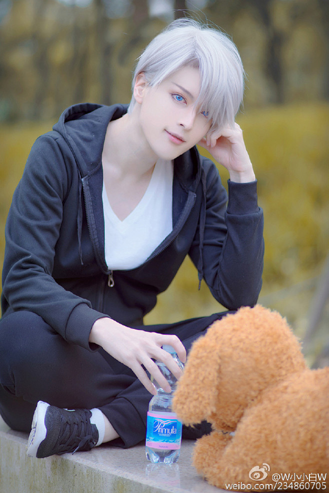 冰上的尤里小小白cos帅爆了