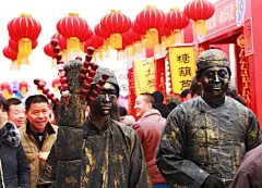 大年初五，来新田城逛庙会，迎新年福气！ : 一场久违的新春庙会，撩拨起心里对年味儿的美好记忆。一次久别的古风盛韵，勾动起心里对盛唐风华的向往。一场新田城古风潮玩新春庙会，承包你新春的所有喜乐！大年初五逛庙会FM91.2主播阿笑 | 庙会现场大年...