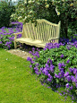 18 Farmhouse garden benches in hardwood ensure longer lifetime Check more at http://alldiymasters.com/farmhouse-garden-benches-in-hardwood-ensure-longer-lifetime/: 