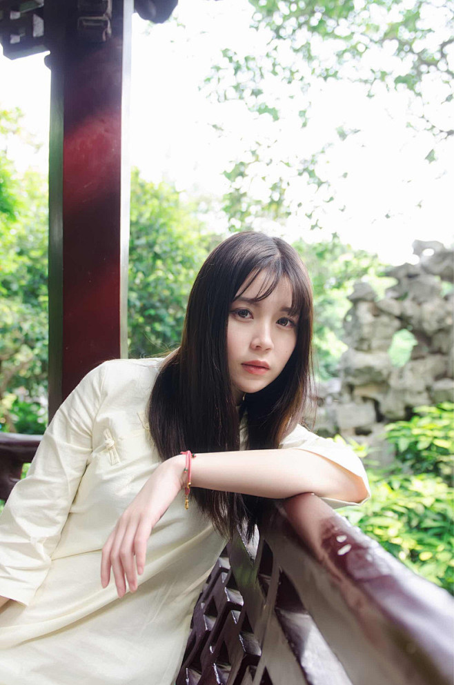 国民造型女神，精致清纯，楚楚动人 