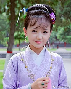 #生活如诗##钟宝儿##小戏骨红楼梦# 大家来配词吧，不知道说什么。  ​​​只想分享 2石家庄·荣国府 ​​​​