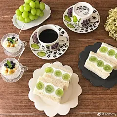 #MY分享##小年快乐# 祝大家小年快乐呀有吃好吃的嚒，喜欢餐具的你们是不是都很眼熟，分享给你们做搭配参考哦！
Cr:ins:myc106 ​​​​