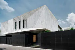 大理石之家 / Openbox Architects 泰国
建筑师: Openbox Architects
面积: 1000.0 平方米
项目年份: 2017
摄影师: Wison Tungthunya