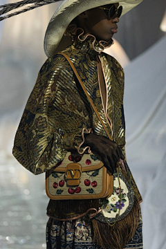 FzzzFzzz采集到Alessandro Michele 复古盛宴
