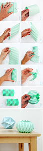 Accordion paper folding //