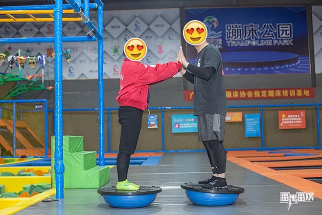 免费玩蹦床！风靡欧美蹦床主题公园开到我大...