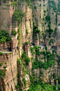 中国峡谷，如此震撼！_太行山_嘉陵江_河流 :  与之相对的则是数不胜数的峡谷 （雪后的黄土高原上，树枝状的沟谷格外清晰，摄影师@吴玮） （积雪的秦岭，雪水冲刷而成的沟谷孕育河流，摄影师@刘忠文） （冰川-沟谷-河流-峡谷体系示意图，制图@…