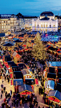 苏黎世圣诞节～位于中央火车站的欧洲最大市内圣诞集市Christkinlimarkt，160多个摊位上琳琅满目的小玩意儿吸引着当地人及游客，穿梭其中搜罗自己喜爱的圣诞礼物。苏黎世#欧洲