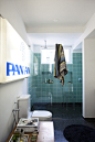 卫生间装修 蓝色瓷砖卫生间设计效果图 