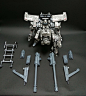 バルクアーム改/MTD(機動技術デモンストレーター)プロキオンⅡ2号機 | HEXA GEAR . COM ‐ ヘキサギア オフィシャルサイト : 本機はLAが新世代機開発の技術を蓄積するために試作した実験機、バルクアーム改/MTDプロキオンⅡの2号機である。
プロキオンⅡは、試作兵器の評価、検証が目的の1号機と、旧式機体であるバルクアームシリーズの近代化、高性能化を模索するためのデータ収集を目的に試作された2号機の2機に分けられる。

2号機