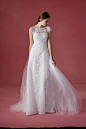 Oscar de la Renta Bridal Fall 2016 Fashion Show : See the complete Oscar de la Renta Bridal Fall 2016 collection.