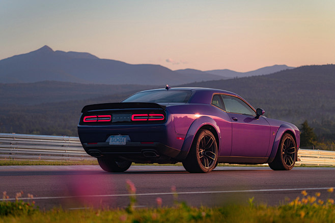 Dodge Challenger SRT...