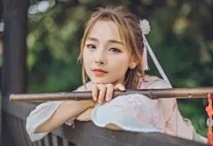娇嫩养眼高颜值古风美女汉服写真桌面壁纸