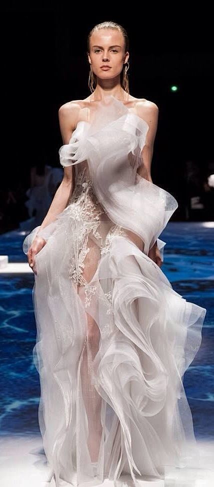 Lan YU Haute Couture...