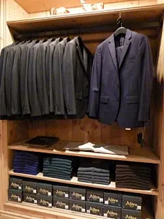 男装店铺装修设计图集丨服装展示展架展台/试衣间展示区销售区设计