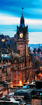 爱丁堡的日落时分，恬静的人生是：保持与世无争的生活。 这个钟楼好像魔女宅急便的那个钟楼哦！－ 