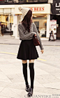 #服装搭配# 韩系风格,针织衫搭配<a class="text-meta meta-tag" href="/search/?q=过膝袜,小黑裙">#过膝袜,小黑裙#</a>+平底鞋 <a class="text-meta meta-mention" href="/i3uzbdyyctw/">@穿衣课</a>