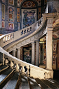 eccellenze-italiane:

La scala regia del palazzo Farnese a Caprarola by ganagafoto on Flickr.