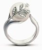Mikimoto pearl ring; Looks so similar to my engagement ring, with the leaf motif, love! (RL)@北坤人素材