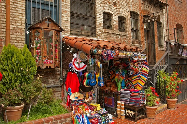 欧维拉街（Olvera Street）是...
