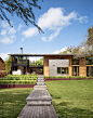 Custom Housing: Hog Pen Creek Retreat; Austin, Texas / Lake|Flato Architects. Image Courtesy of AIA