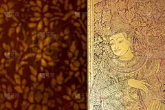 泰国佛教寺庙的传统装饰。美丽的佛教建筑图案男性角度