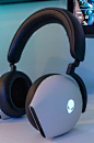 其中包括图片：Alienware Gaming Headset