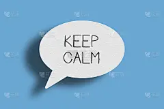 语音气泡在蓝色背景，保持冷静