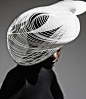 Gabriela Ligenza 3D 打印女帽 - 空白杂志 NONZEN.com : Gabriela Ligenza 2014 秋冬女帽系列都是 3D 打印作品，心型、鹦鹉螺、莫比乌斯带等元素被运用到帽子的细节中。