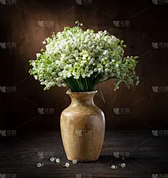 花束,桌子,木制,铃兰,垂直画幅,芳香的,无人,古典式,百合花,白色