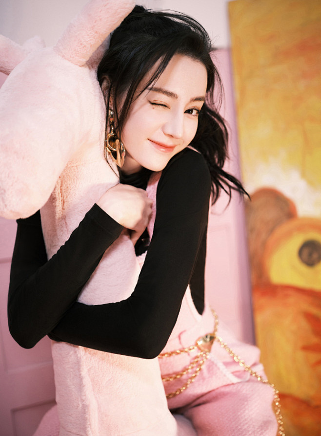 迪丽热巴超话 温暖冬日，甜酷加倍❄️ ...