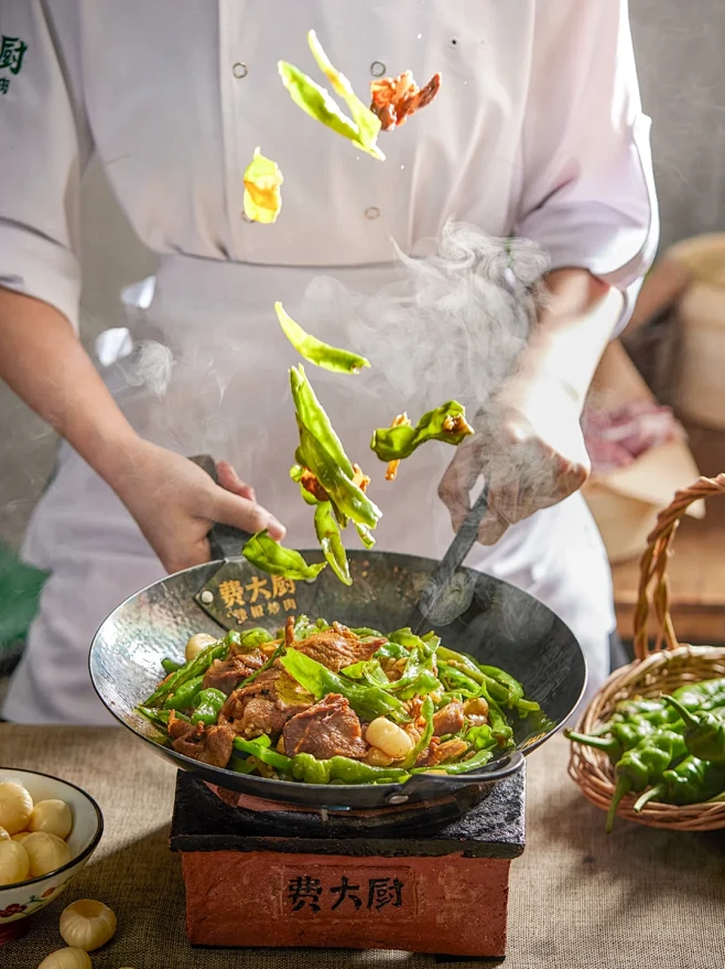 那些年你认错的费大厨，费费请吃辣椒炒肉！...