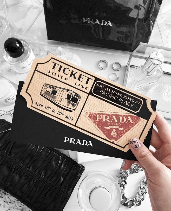 “Prada银色列车号”终于开到上海ia...