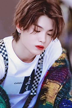 瑟瑟不吃糖采集到Justin黄明昊