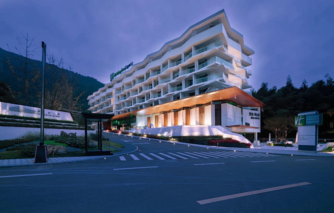 07峨眉七里坪洲山道