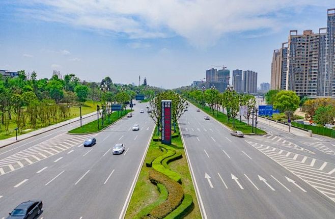 有图有真相！天府大道这10多公里路简直美...