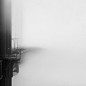 白雾几乎把一切都褪去，带来了极致的寂静。丨摄影师：Hengki Koentjoro