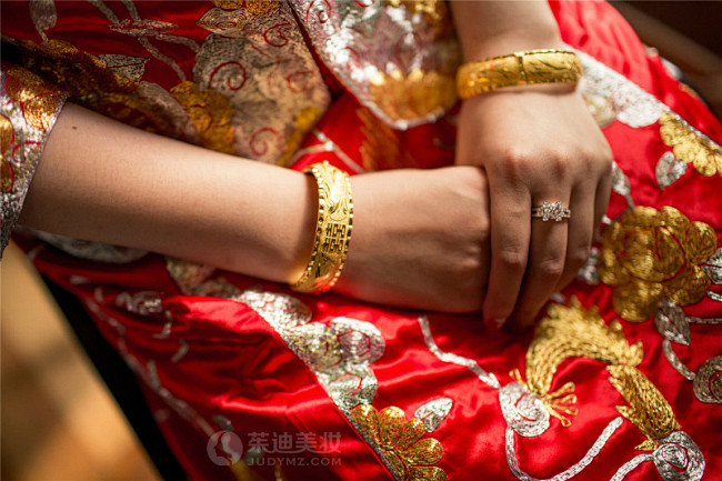 中式新娘造型,黄金手镯,金饰珠宝,
