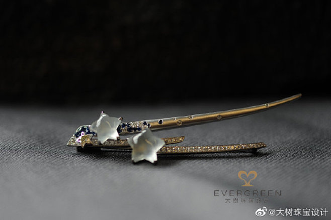 流星翡翠胸针，戴上许个愿吧！

#大树珠...