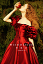 望设计｜婚纱设计师兰奕2021童话系列“复古宫廷红礼服”，用浓烈的色彩烘托出真挚纯善的美。