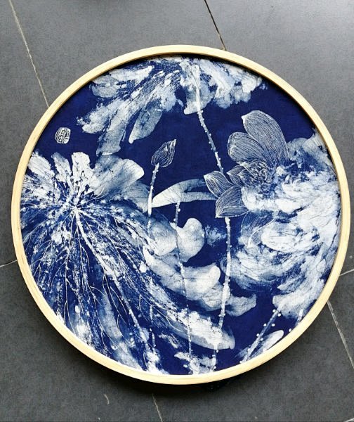 图片柒黔蜡染写意荷花实木圆框挂画扎染吧百度贴吧