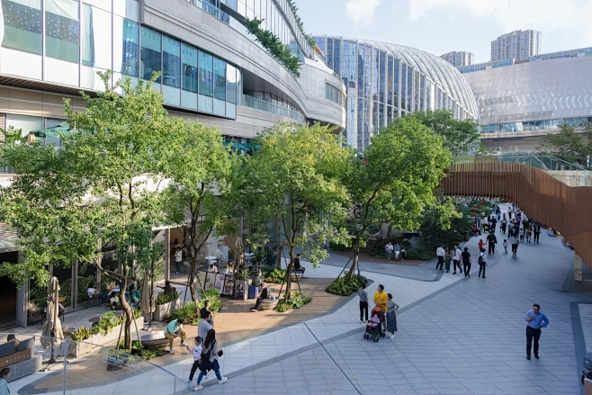 香港置地重庆光环购物公园景观焕新工程 /...
