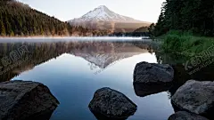 群山森林湖水天空风景 【酷图网】群山,森林,湖水,天空,风景