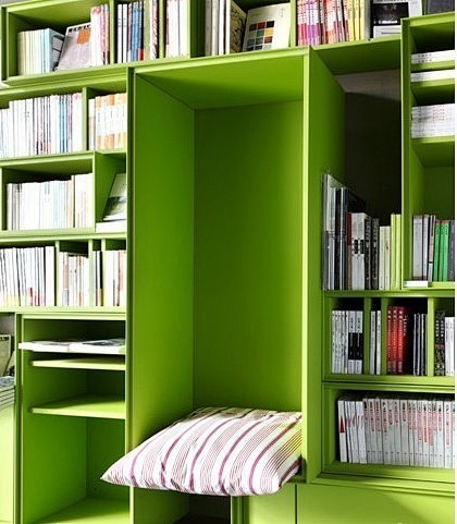 绿色书柜