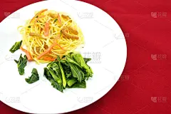 红色背景的长寿面