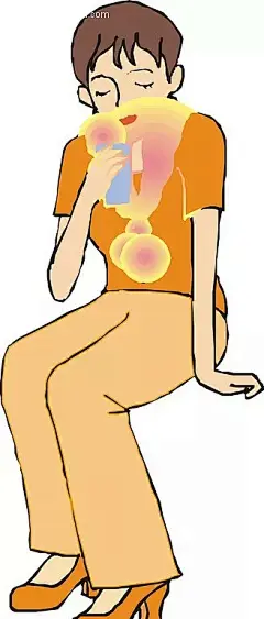 手绘坐着喝热茶的女人插画|橙色上衣|卡通画|蓝色杯子|美女图片|女人图片|女性图片|人物素材|人物图片|矢量人物|矢量素材|手绘|围巾|坐着的女人