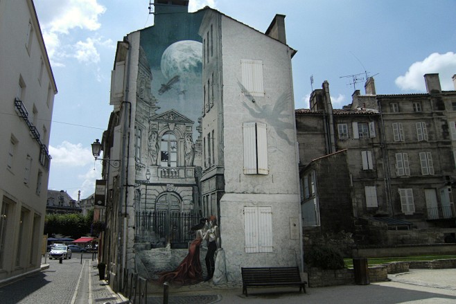 法国 昂古莱姆 墙绘
Angouleme...