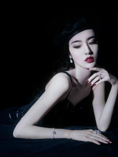 锯末蜡烛妖怪采集到人物海报
